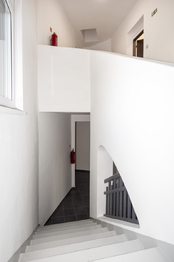 chodba v domě - Prodej bytu 1+kk v osobním vlastnictví 25 m², Ústí nad Labem