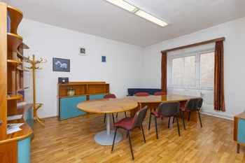 Prodej obchodních prostor 957 m², Dašice