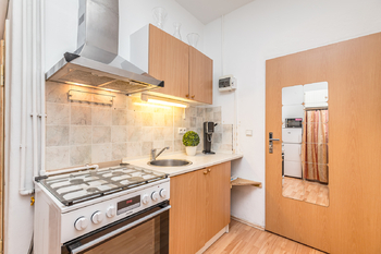 Pronájem bytu 1+kk v osobním vlastnictví 39 m², Praha 10 - Strašnice