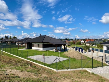Klidná lokalita - Pronájem domu 127 m², Mukařov