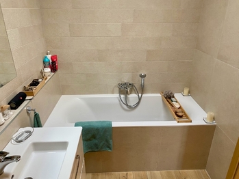 Horní koupelna - Pronájem domu 103 m², Mukařov