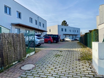 Uzavřený areál - Pronájem domu 103 m², Mukařov