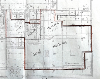 Pronájem obchodních prostor 300 m², Komárov