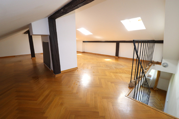 3. pokoj v patře - Pronájem bytu 3+kk v osobním vlastnictví 101 m², Praha 2 - Vyšehrad