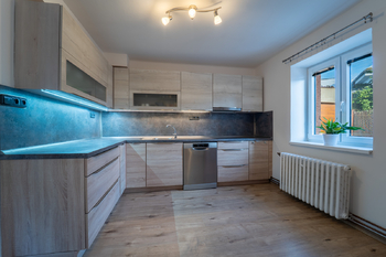 I. NP, kuchyň - Prodej domu 180 m², Kolín