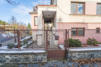 vstup do domu - Prodej domu 180 m², Kolín