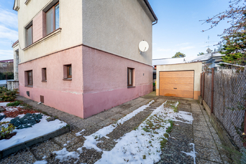 garáž, 31 m2 - Prodej domu 180 m², Kolín