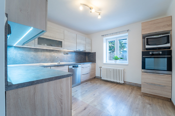 kuchyň se spotřebiči - Prodej domu 180 m², Kolín