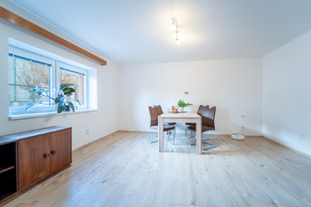 obývací místnost v I. NP - Prodej domu 180 m², Kolín
