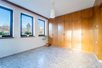 terasa, přední vstup do domu - Prodej domu 180 m², Kolín