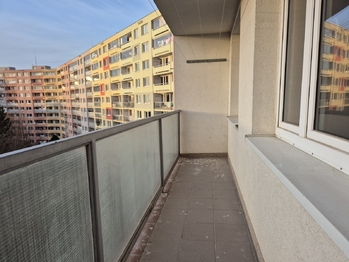 balkon (vstup z pokoje 1) - Prodej bytu 3+1 v družstevním vlastnictví 73 m², Praha 5 - Stodůlky