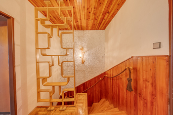 2. patro chodba - Prodej domu 197 m², Police nad Metují