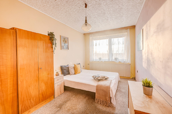 2. patro ložnice - Prodej domu 197 m², Police nad Metují