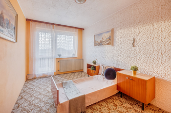 2. patro ložnice - Prodej domu 197 m², Police nad Metují