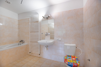 Prodej nájemního domu 223 m², Kozmice