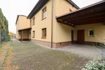 Prodej nájemního domu 223 m², Kozmice