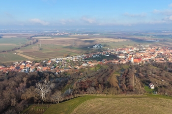 Prodej pozemku 4892 m², Blučina