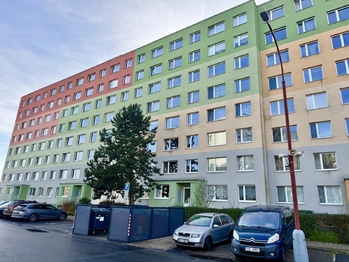 Pohled na dům - Prodej bytu 2+kk v družstevním vlastnictví 40 m², Roudnice nad Labem