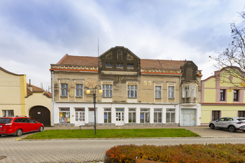 Prodej nájemního domu 957 m², Dašice