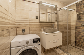 Koupelna - Prodej bytu 4+1 v osobním vlastnictví 89 m², Praha 4 - Krč