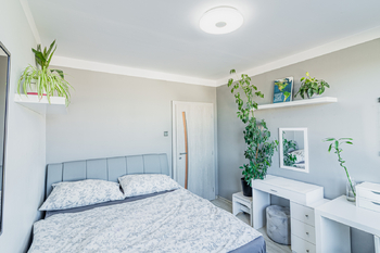 Pokoj v dolním patře (4) - Prodej bytu 4+1 v osobním vlastnictví 89 m², Praha 4 - Krč