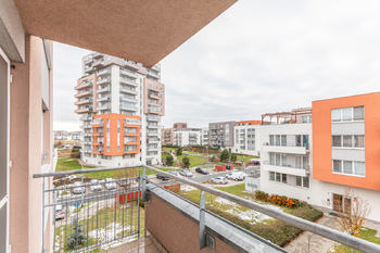 Výhled z balkonu - Pronájem bytu 2+kk v osobním vlastnictví 54 m², Praha 9 - Letňany
