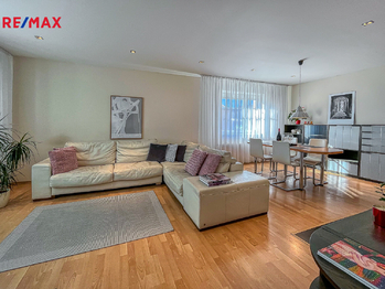 Prodej domu 320 m², Lutín