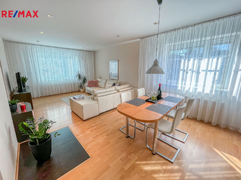Prodej domu 320 m², Lutín