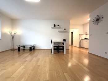 Pronájem bytu 3+kk v osobním vlastnictví 70 m², Praha 9 - Vysočany