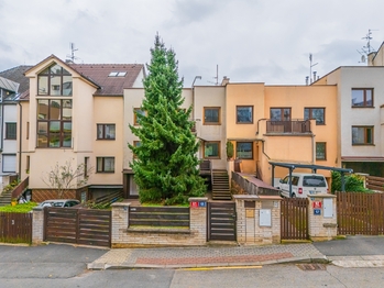 Prodej domu 390 m², Praha 4 - Modřany