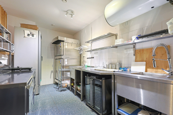 Pronájem obchodních prostor 210 m², Plzeň