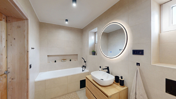 Koupelna v přízemí - Prodej domu 194 m², Varnsdorf