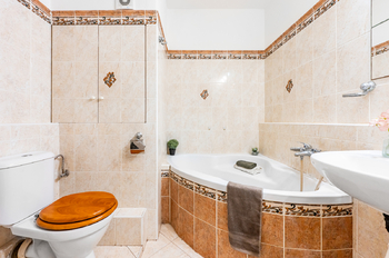 Prodej bytu 1+kk v osobním vlastnictví 31 m², Praha 8 - Troja