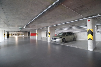 Garážové stání č. 75 - Prodej bytu 1+kk v osobním vlastnictví 34 m², Praha 9 - Libeň