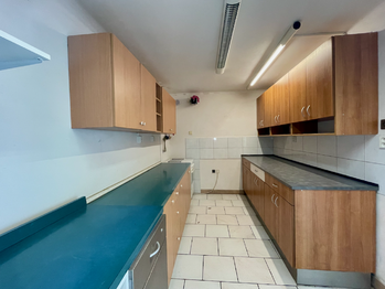 Pronájem obchodních prostor 120 m², Sázava