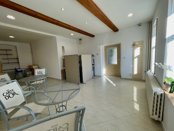 Pronájem obchodních prostor 120 m², Sázava