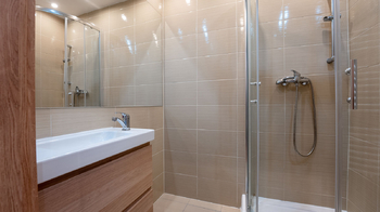 Koupelna - Pronájem bytu 2+1 v osobním vlastnictví 53 m², Vyškov