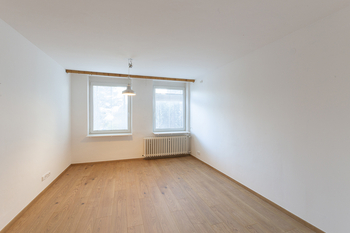 Pronájem domu 220 m², Praha 8 - Kobylisy