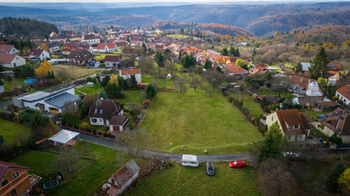 pohled z dronu foto 4 - Prodej pozemku 1335 m², Babice nad Svitavou