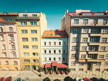 Výhled z okna - Pronájem bytu 1+kk v osobním vlastnictví 30 m², Praha 2 - Nové Město