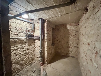 Sklep - Prodej nájemního domu 150 m², Slaný