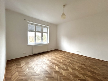 Pokoj/ložnice - Prodej nájemního domu 150 m², Slaný
