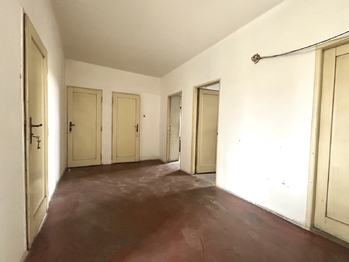 Byt s možností rekonstrukce - Prodej nájemního domu 150 m², Slaný