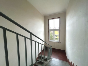 Vnitřní prostory domu - Prodej nájemního domu 150 m², Slaný