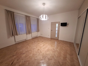 Prodej bytu 2+1 v osobním vlastnictví 64 m², Znojmo