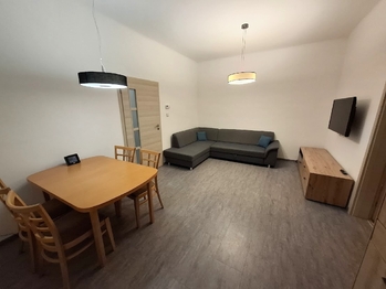 Prodej bytu 2+1 v osobním vlastnictví 64 m², Znojmo