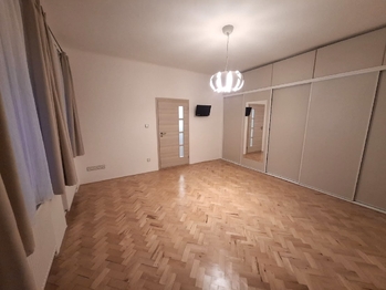 Prodej bytu 2+1 v osobním vlastnictví 64 m², Znojmo