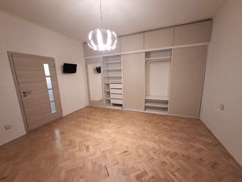 Prodej bytu 2+1 v osobním vlastnictví 64 m², Znojmo