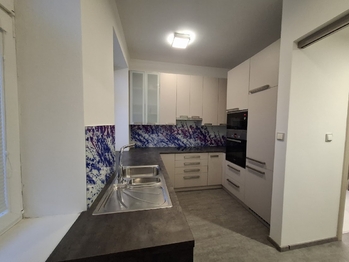 Prodej bytu 2+1 v osobním vlastnictví 64 m², Znojmo