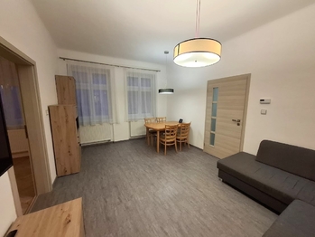 Prodej bytu 2+1 v osobním vlastnictví 64 m², Znojmo